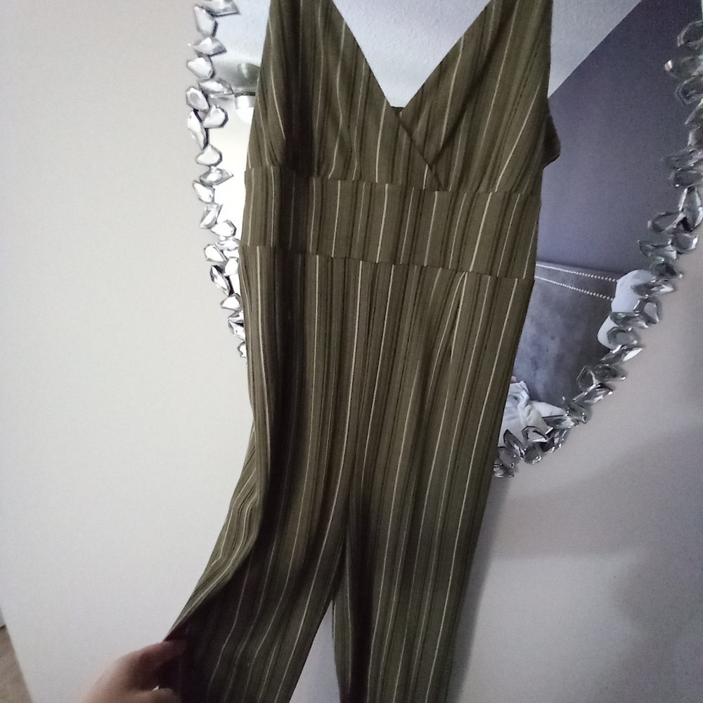 New Green light striped jumpsuit size xl